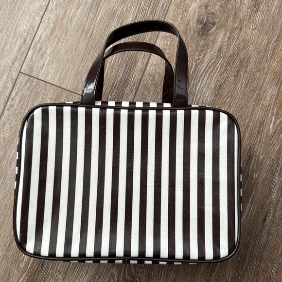 Henri Bendel Signature Striped 3 Zip Compartment Hanging Toiletries Bag - Picture 4 of 10